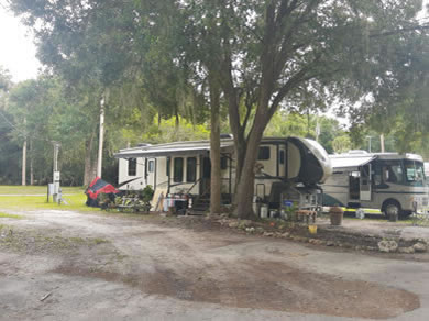 Full-Time RV Sites Available In Florida