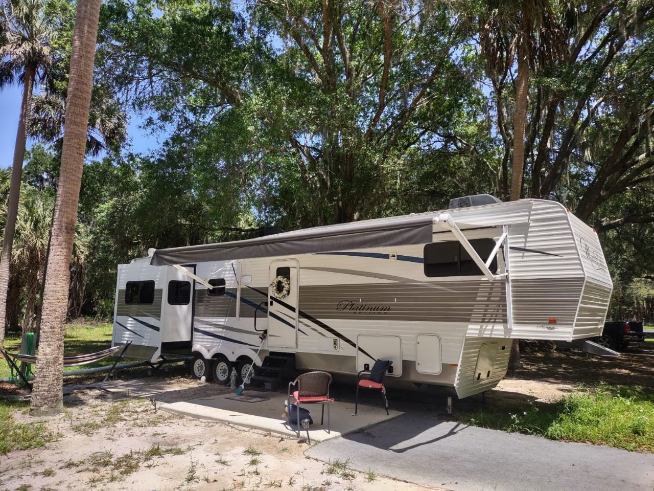 Full Hook Up RV Site At Citra Royal Palm RV Park