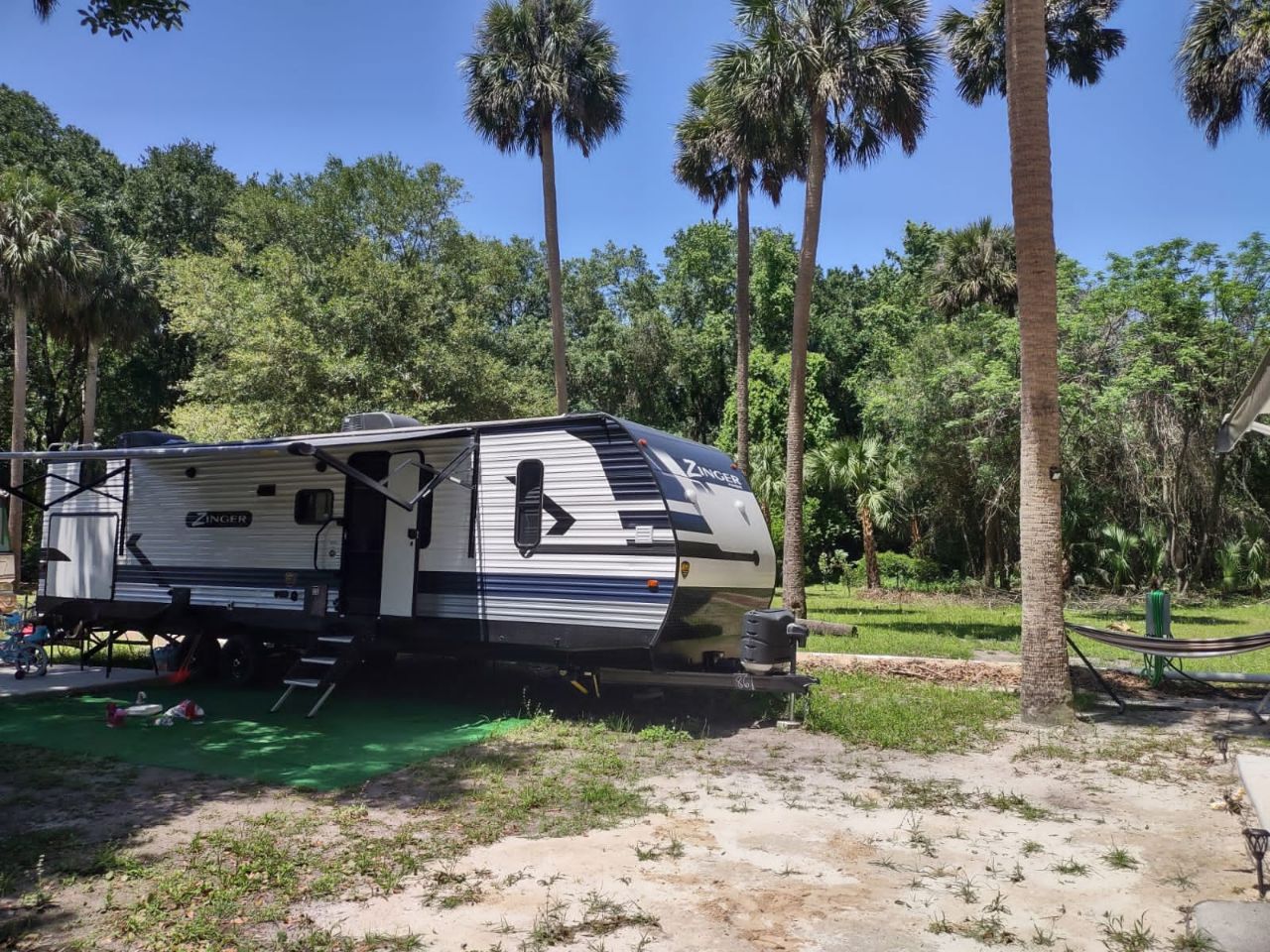 Full Hook Up RV Sites Available - Short Term and Long Term!