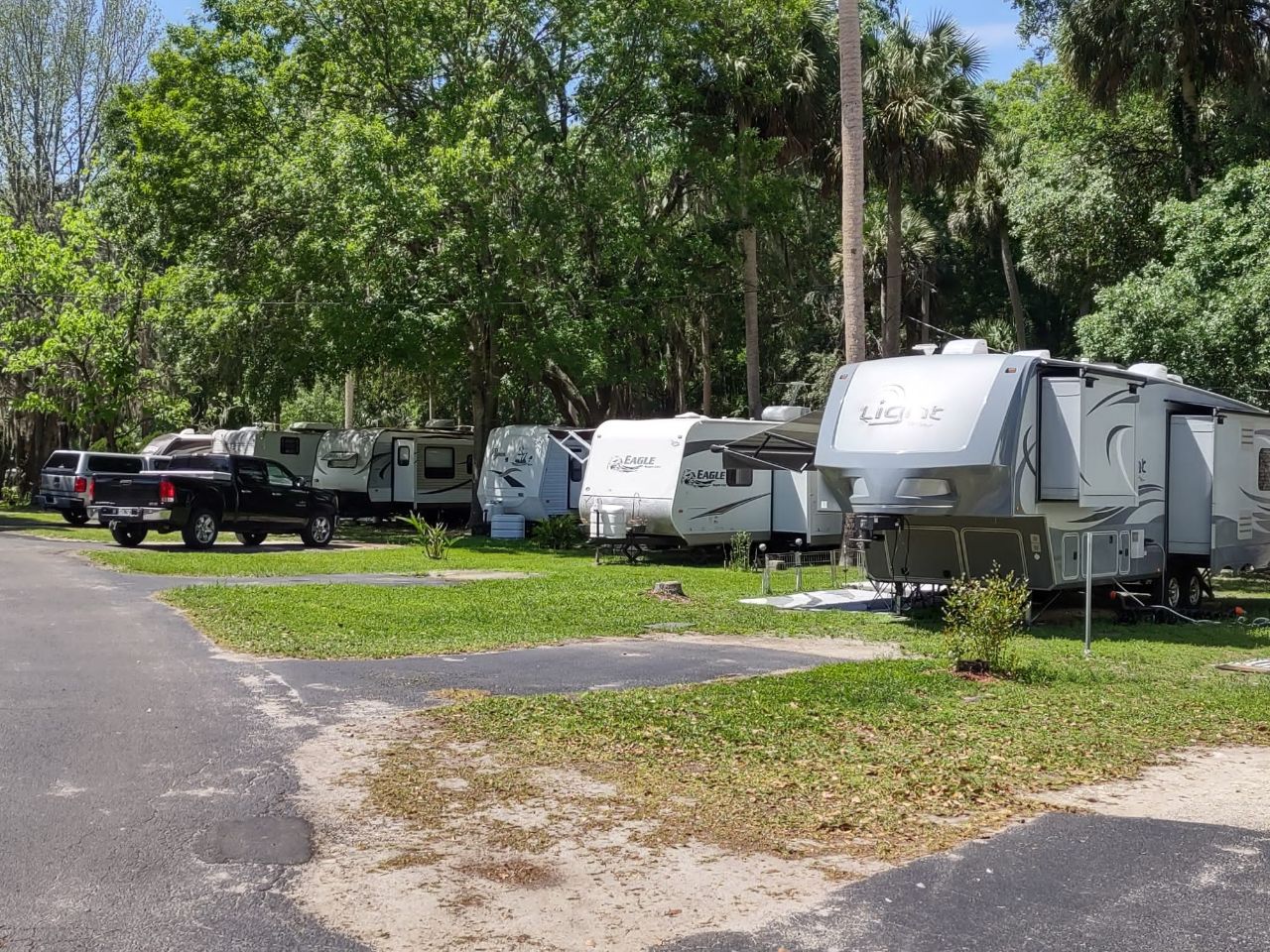 Full Hook Up RV Sites For Rent At Citra Royal Palm RV Park
