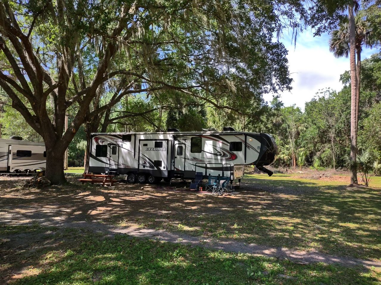 Full Hook Up RV Site At Citra Royal Palm RV Park