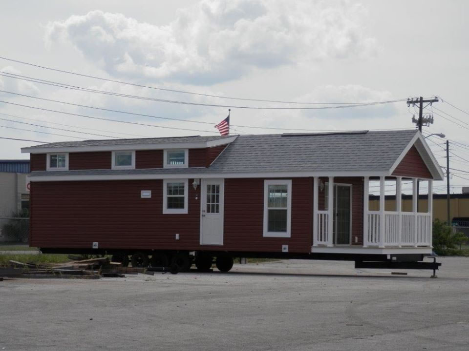 2015 Skyline Park Model For Sale With Loft - $49,000